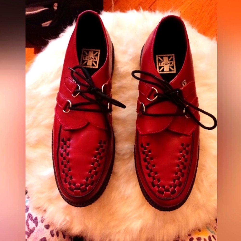 Red Brush-Off Mondo Creeper TUK